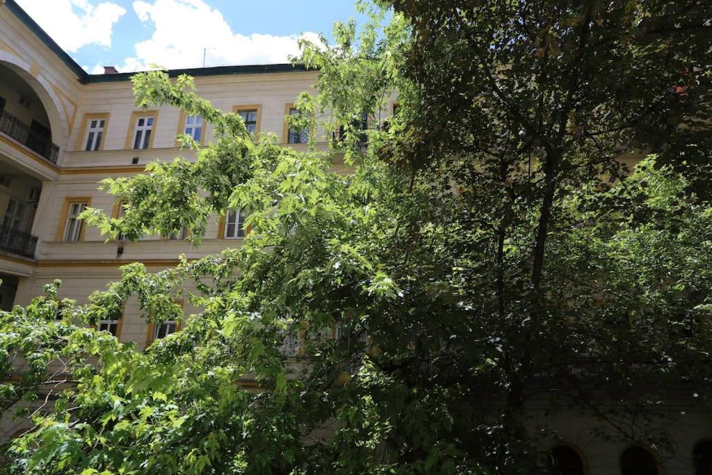 Quiet Home At Synagogue Budapeste Exterior foto