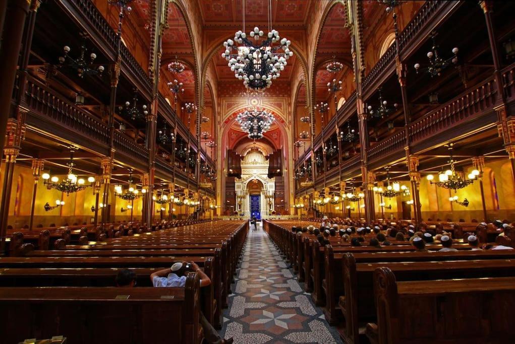 Quiet Home At Synagogue Budapeste Exterior foto