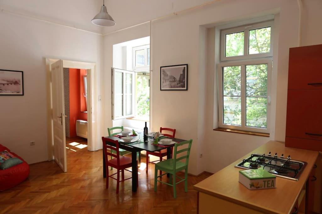 Quiet Home At Synagogue Budapeste Exterior foto
