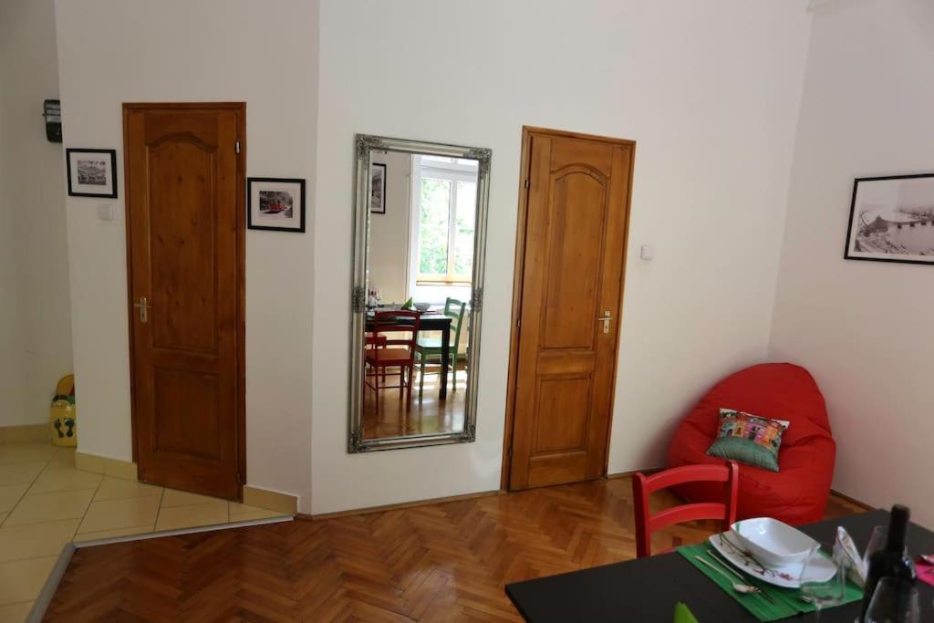 Quiet Home At Synagogue Budapeste Exterior foto